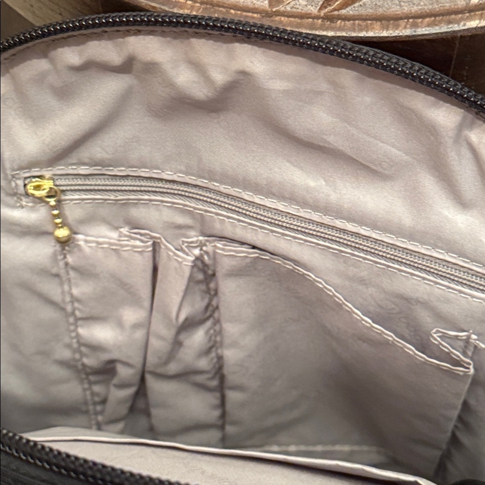 Bagallini Dallas Convertible Multifunction Backpack - Picture 9 of 15